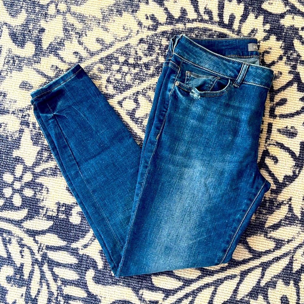DL1961 sz30 distressed denim, 28” inseam